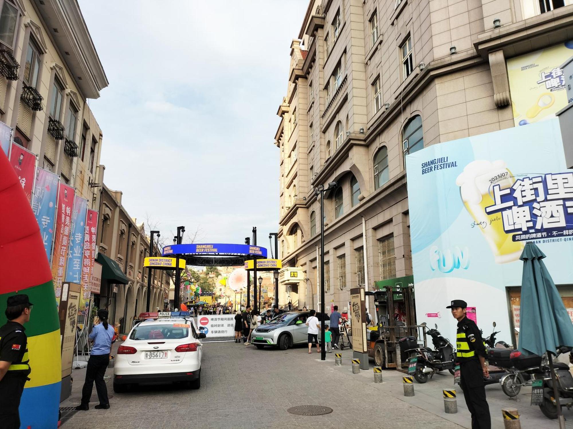 Hua Qi Kaiserdom Hotel Zhongshan Road St Michael'S Cathedral And Zhanqiao Pier Qingdao Exterior foto