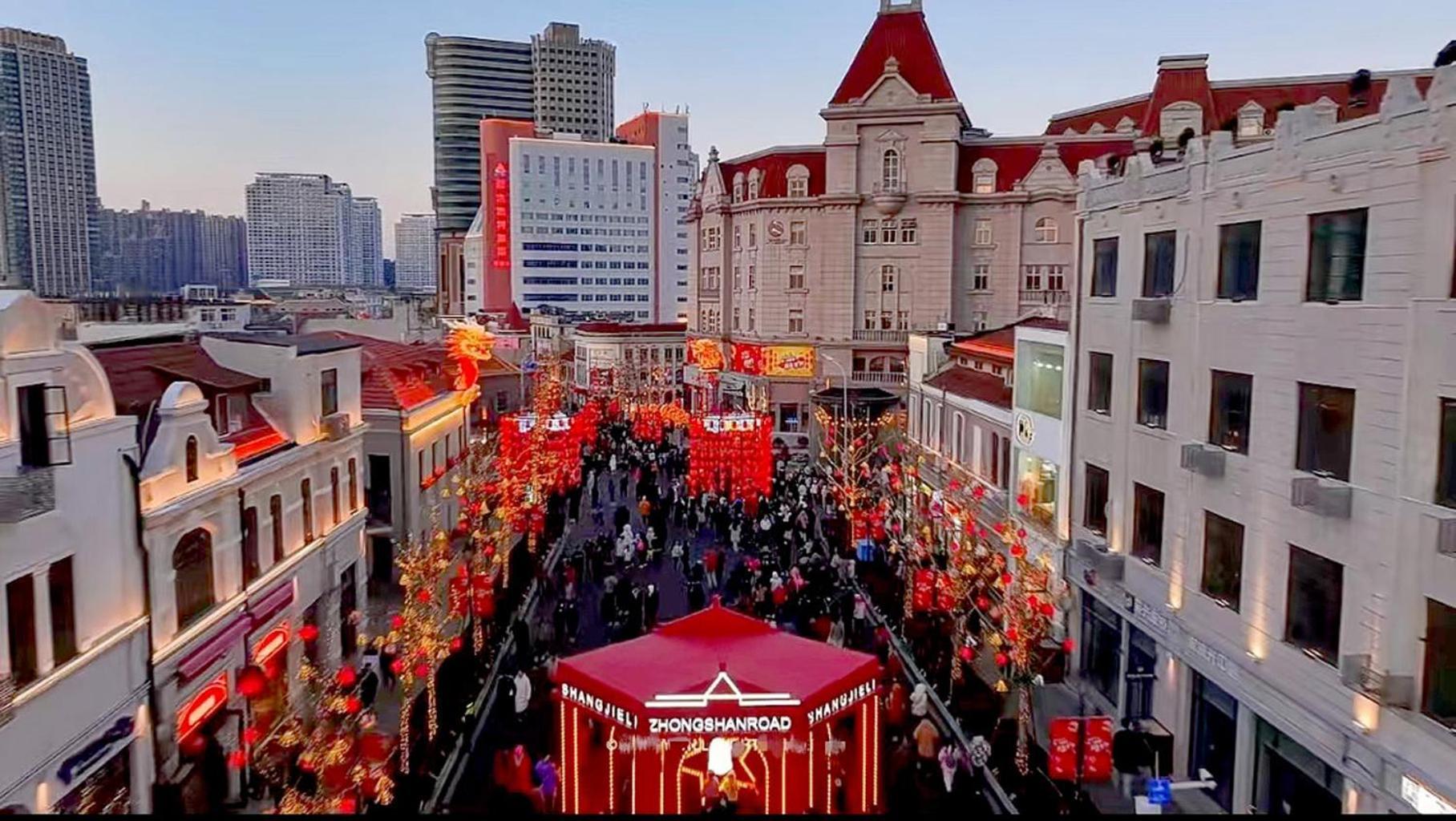 Hua Qi Kaiserdom Hotel Zhongshan Road St Michael'S Cathedral And Zhanqiao Pier Qingdao Exterior foto