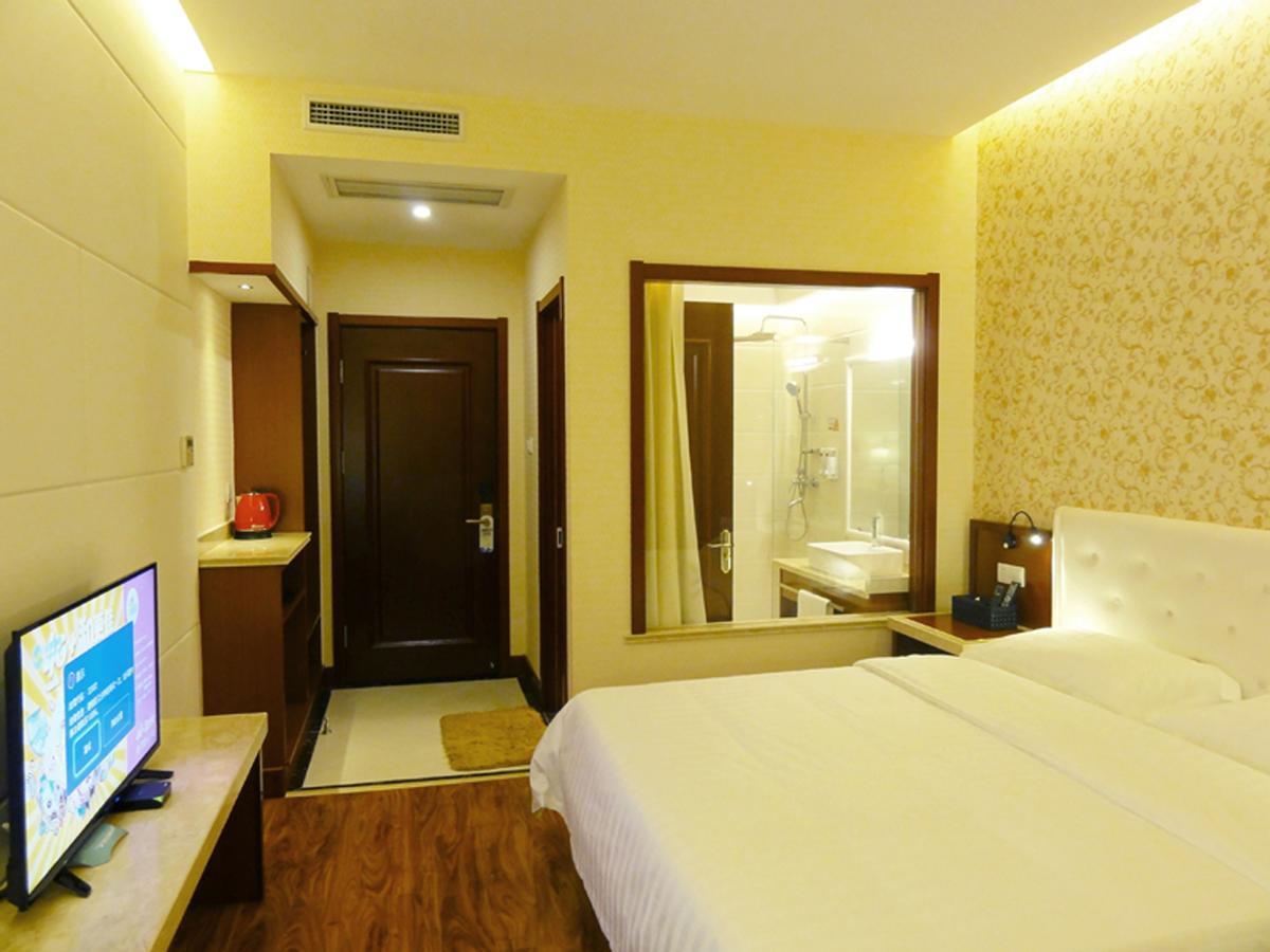Hua Qi Kaiserdom Hotel Zhongshan Road St Michael'S Cathedral And Zhanqiao Pier Qingdao Exterior foto