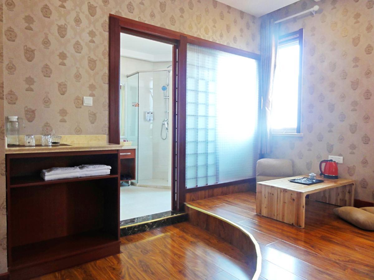 Hua Qi Kaiserdom Hotel Zhongshan Road St Michael'S Cathedral And Zhanqiao Pier Qingdao Exterior foto