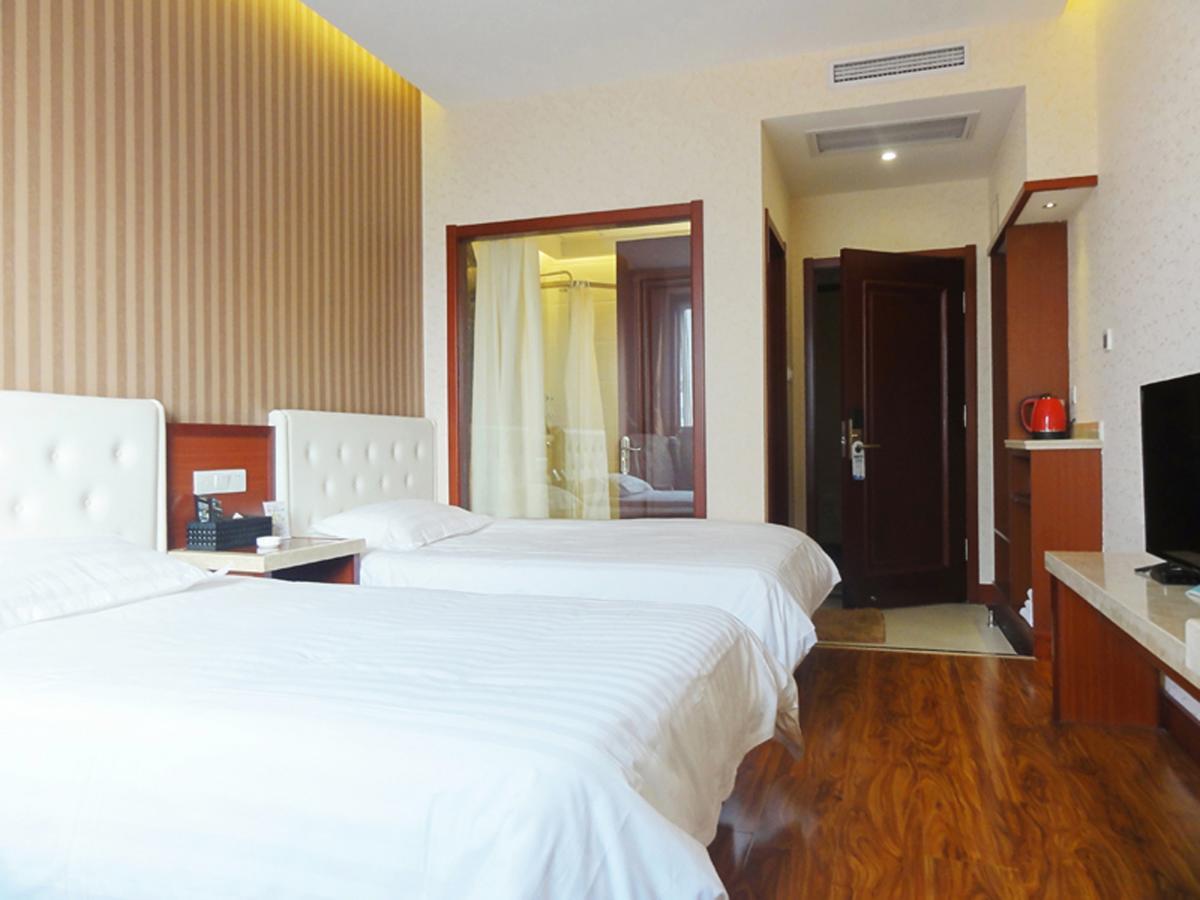 Hua Qi Kaiserdom Hotel Zhongshan Road St Michael'S Cathedral And Zhanqiao Pier Qingdao Exterior foto