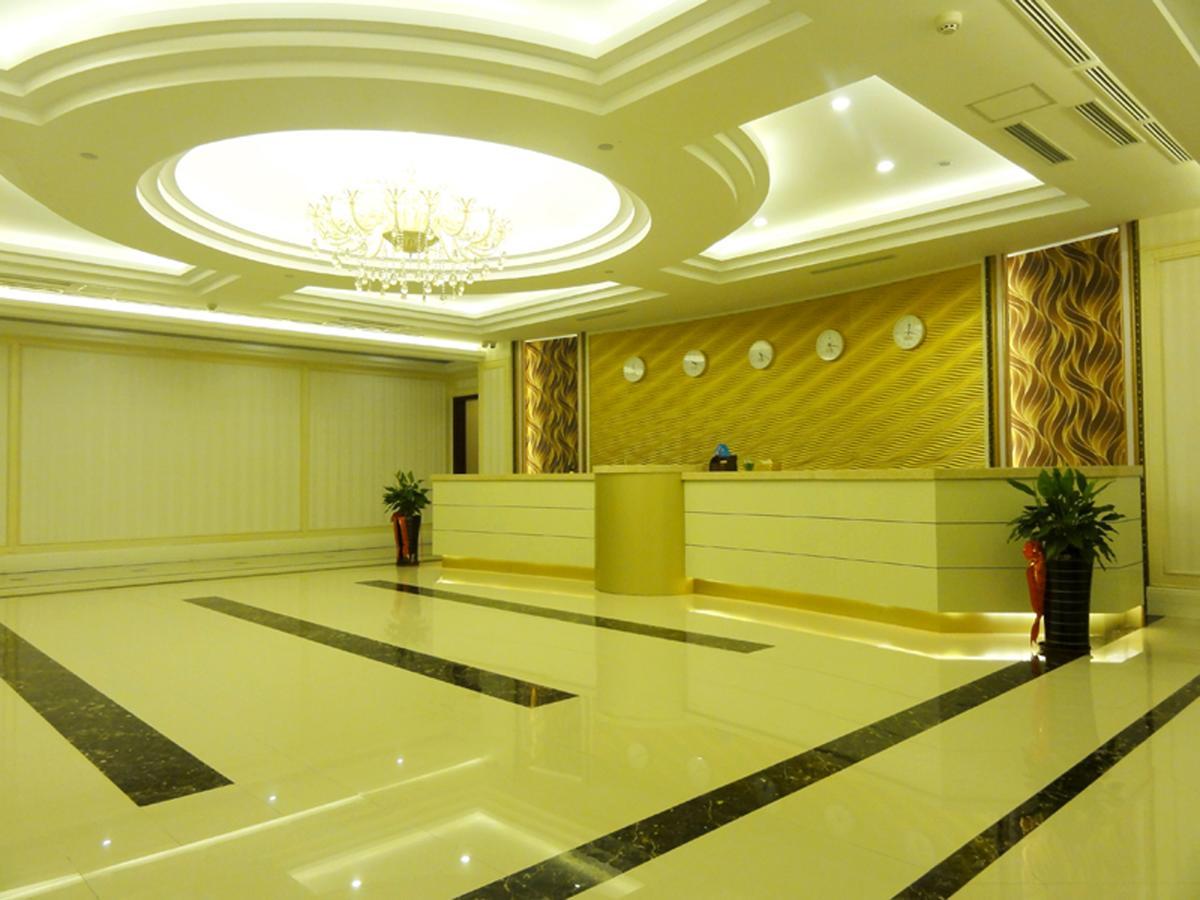Hua Qi Kaiserdom Hotel Zhongshan Road St Michael'S Cathedral And Zhanqiao Pier Qingdao Exterior foto